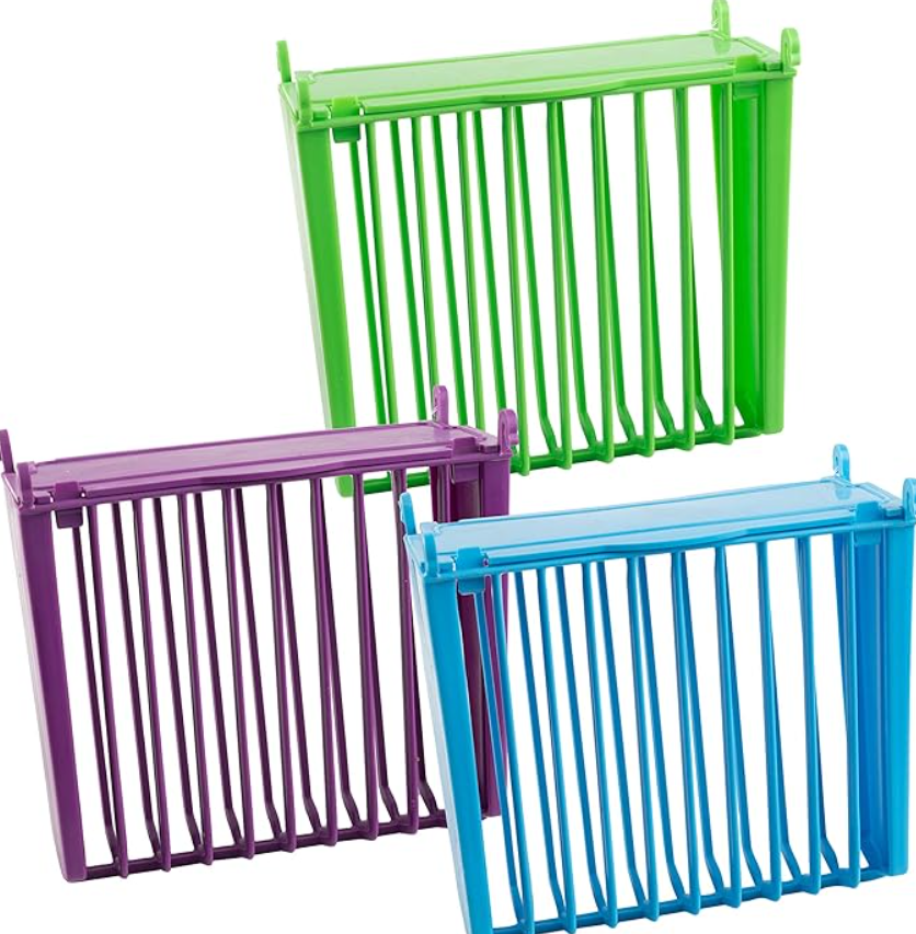 Kaytee Hay Buffet With Snap-Lock Lid